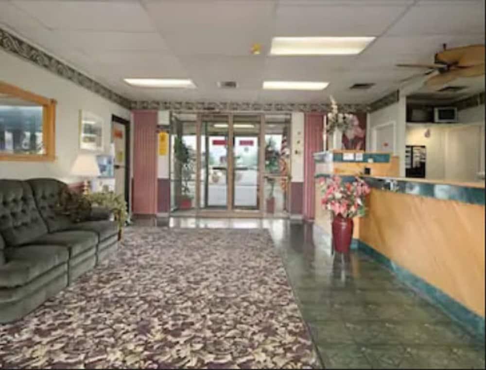 Super 8 By Wyndham Carlisle North Motel Interior photo